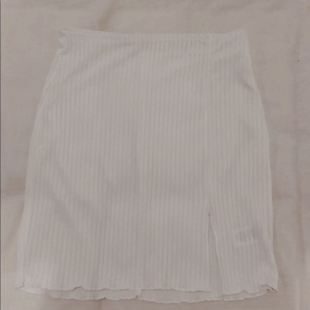 NEW Shop Resurrection Cali 2-Piece Set in White 🌻 - Picture 7 of 7